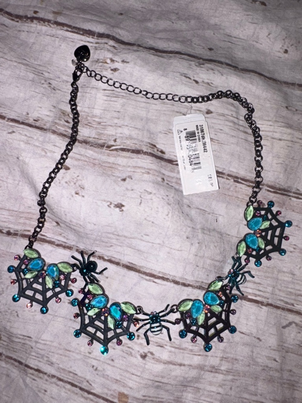 Betsey Johnson “creep it real” spider and spiderweb Halloween spooky necklace